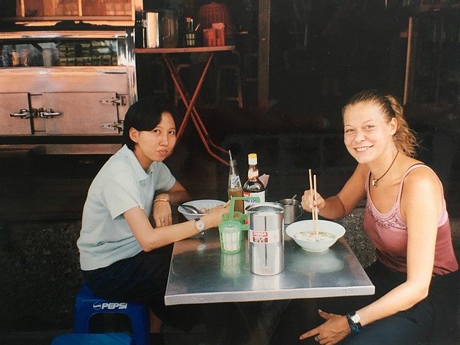 noodle soup met collega