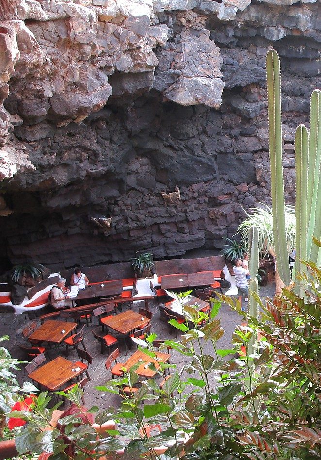 restaurant-in-grot-lanzarote