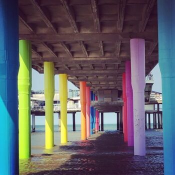 gekleurde-pilaren-pier