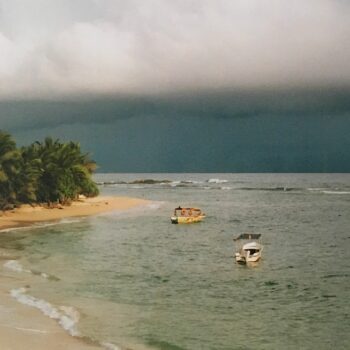 Het zuiden van Sri Lanka in het regenseizoen