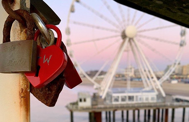 love-locks-scheveningen