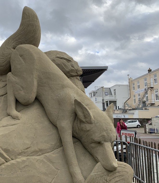 zandsculptuur-vos-zandvoort