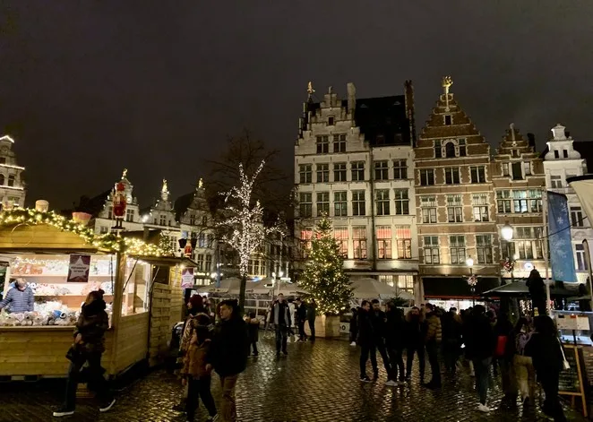 kerstmarkt-grote-markt-antwerpen