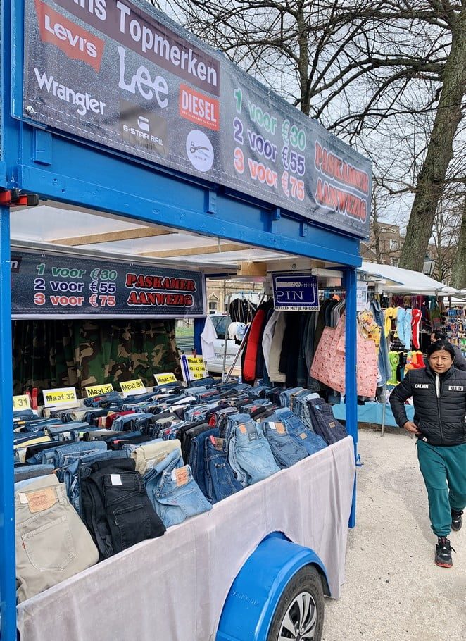 merkspijkerbroeken voor 30 euro