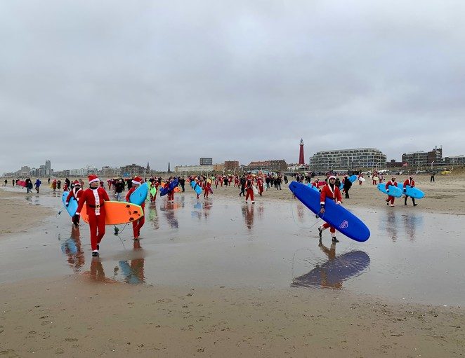 surfing santas december